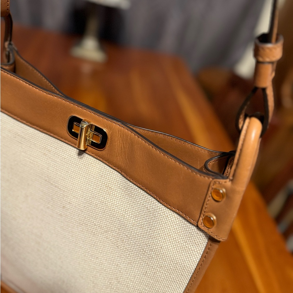 Michael Kors beautiful tan handbag - Picture 9 of 16